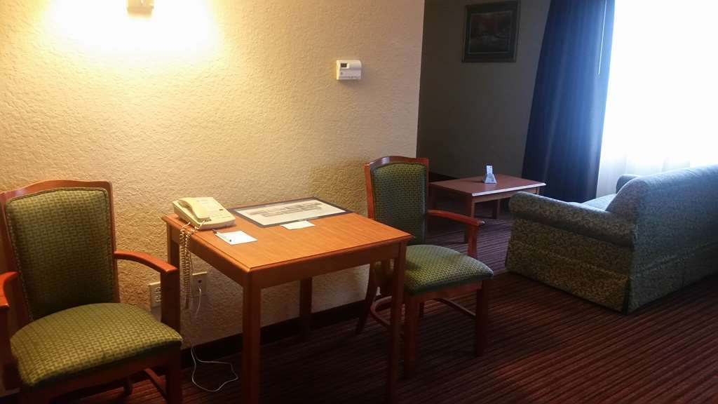 Best Western Plus Strawberry Inn & Suites Knoxville Habitación foto